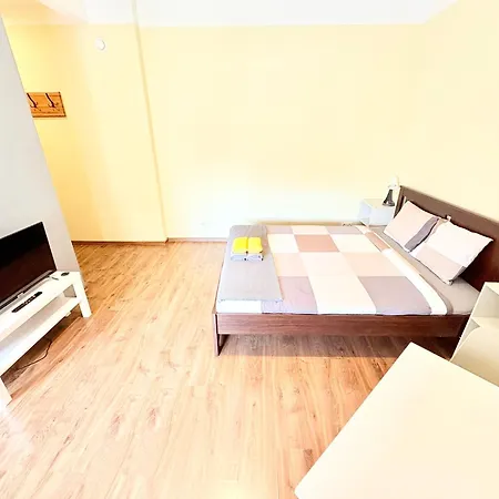 Escape - Comfortable With Free Parking On Premises * 里加
